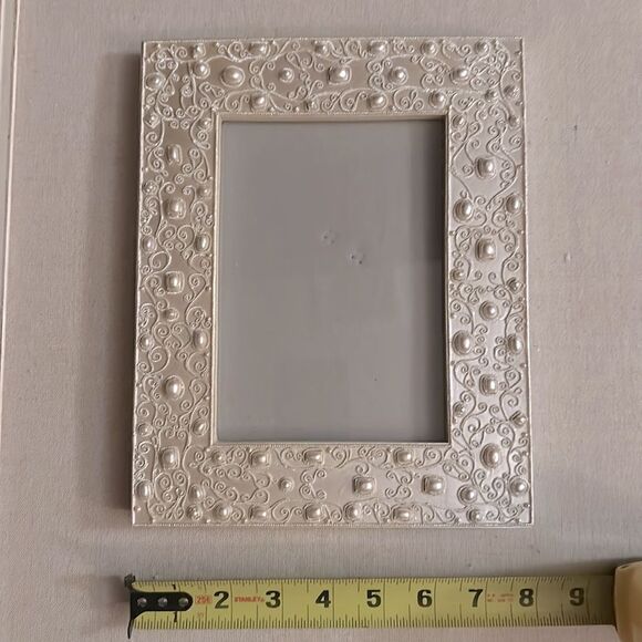 Silver crystal beaded and Pearl detailed picture frame w velvet backing NWOT - Picture 10 of 10